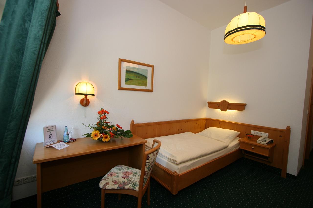 Hotel Lay-Haus Limabach - Oberfrohna Екстериор снимка